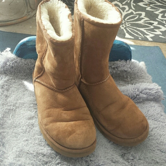 UGG Shoes - UGG chestnut boots, sz 8